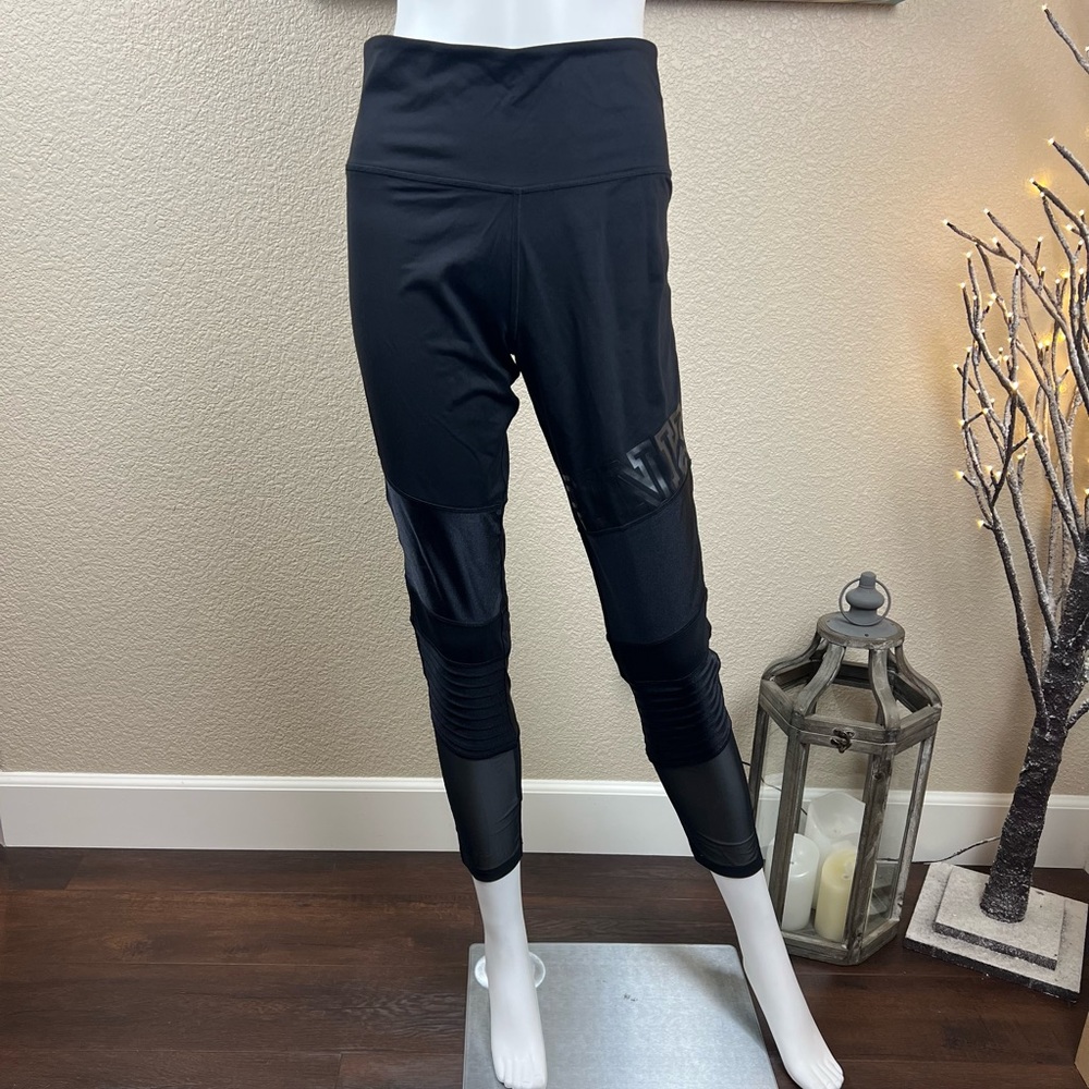 NWT Victoria’s Secret Pink Ultimate High Waist Logo Leggings $60